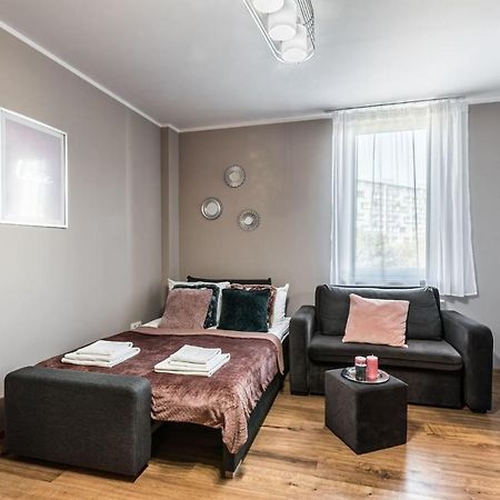 Rent Like Home - Gwiazdzista 10 ヴロツワフ エクステリア 写真